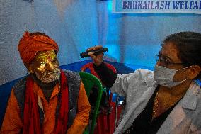 Free Eye Check Up Camp At Gangasagar Fair In Kolkata.