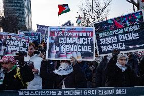 Protesters Demand End To War, Condemn Israeli Attacks In Downtown Seoul