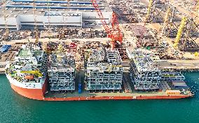 400,000-ton Super Large P79 FPSO Delivery