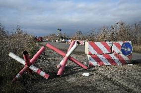 Ukrainian police officers at roadblock in Zaporizhzhia region