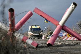 Ukrainian police officers at roadblock in Zaporizhzhia region