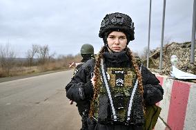 Ukrainian police officers at roadblock in Zaporizhzhia region
