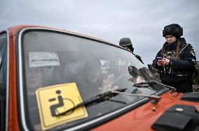 Ukrainian police officers at roadblock in Zaporizhzhia region