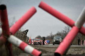 Ukrainian police officers at roadblock in Zaporizhzhia region