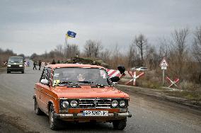 Ukrainian police officers at roadblock in Zaporizhzhia region
