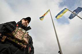 Ukrainian police officers at roadblock in Zaporizhzhia region