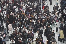 2025 Spring Festival Travel Rush Kicked Off