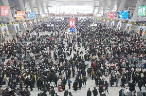 2025 Spring Festival Travel Rush Kicked Off