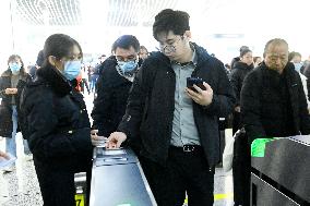 2025 Spring Festival Travel Rush Kicked Off