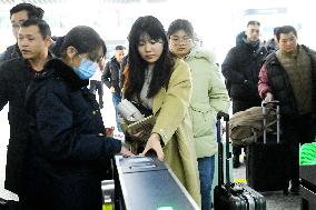 2025 Spring Festival Travel Rush Kicked Off