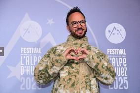People At The Pening Ceremony Of The Alpe D Huez Comedy Film Festival