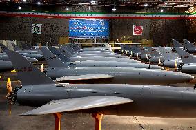 Iranian Army Held A Ceremony For The Delivery Of 1000 Drones