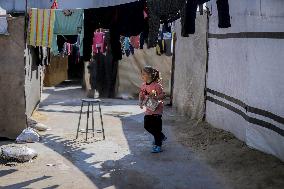 The Daily Life of Palestinian Displaced - Gaza