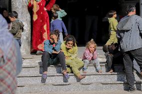 The Daily Life of Palestinian Displaced - Gaza