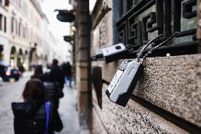Key Boxes For Remote Check-in Of Hotels, B&b And Apartments Destined To Short Rentals On Platforms Like Airbnb And Booking In Mi