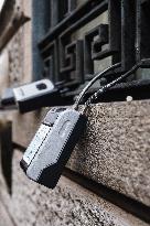 Key Boxes For Remote Check-in Of Hotels, B&b And Apartments Destined To Short Rentals On Platforms Like Airbnb And Booking In Mi
