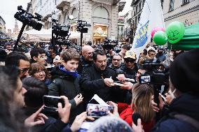 Matteo Salvini Meets The Citizens At The Gazebo Of The Lega In Milan