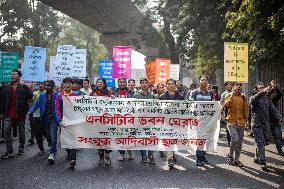 Several Injured In Clashes In Front Of NCTB Office In Dhaka