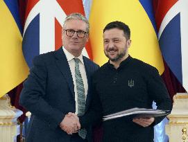 Ukraine-Britain 100-year treaty
