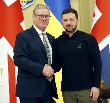 Ukraine-Britain 100-year treaty