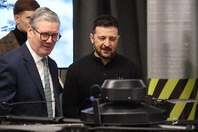 Volodymyr Zelenskyy and Keir Starmer inspect Ukrainian-made drones