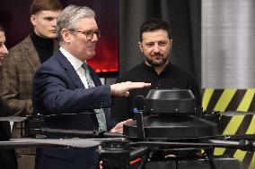 Volodymyr Zelenskyy and Keir Starmer inspect Ukrainian-made drones