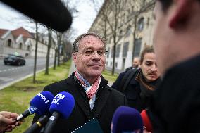 Presser after a meeting on pensions in Paris FA