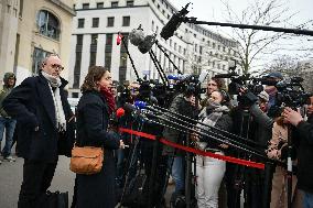 Presser after a meeting on pensions in Paris FA