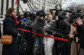 Presser after a meeting on pensions in Paris FA