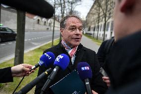 Presser after a meeting on pensions in Paris FA