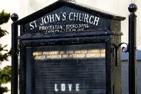Joe Biden leaves the Church  - Washington