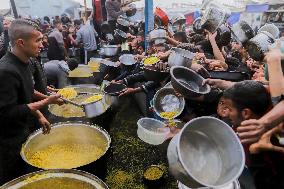 Waiting For Food In Gaza