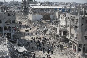 Displaced Palestinians Start To Return Their Houses - Gaza