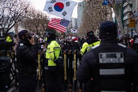 Yoon Suk-yeol’s Supporters Vandalize Property And Riot At Seoul Western District Court