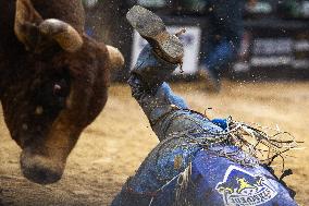 Michelob Ultra PBR: Unleash The Beast At Houston Toyota Center