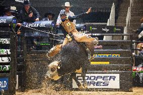 Michelob Ultra PBR: Unleash The Beast At Houston Toyota Center