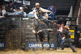 Michelob Ultra PBR: Unleash The Beast At Houston Toyota Center