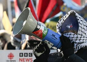 Palestinian Community In Edmonton Celebrates Israel-Hamas Ceasefire In -25C Cold