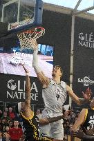 Basketball - La Rochelle V Paris
