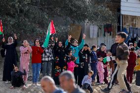 Displaced Residents Return To Their Homes After Over A Year Of Conflic - Gaza