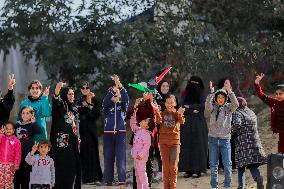 Displaced Residents Return To Their Homes After Over A Year Of Conflic - Gaza
