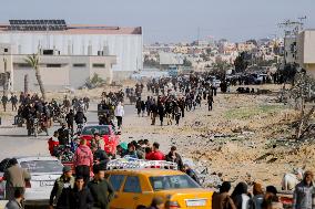 Displaced Residents Return To Their Homes After Over A Year Of Conflic - Gaza