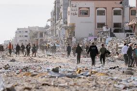 Displaced Residents Return To Their Homes After Over A Year Of Conflic - Gaza