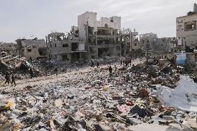 Displaced Residents Return To Their Homes After Over A Year Of Conflic - Gaza