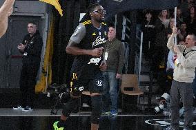 Basketball - La Rochelle V Paris