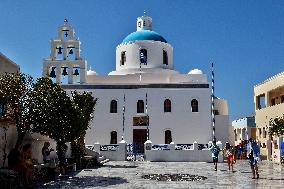 Daily Life On Santorini Island