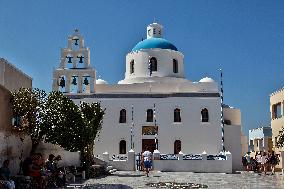 Daily Life On Santorini Island