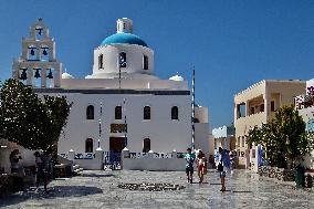 Daily Life On Santorini Island