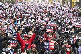 Impeached S. Korean president attends court hearing