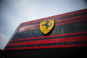 MOTORI - Formula 1 - Tifosi della Ferrari per la prima di Lewis Hamilton sulla Rossa